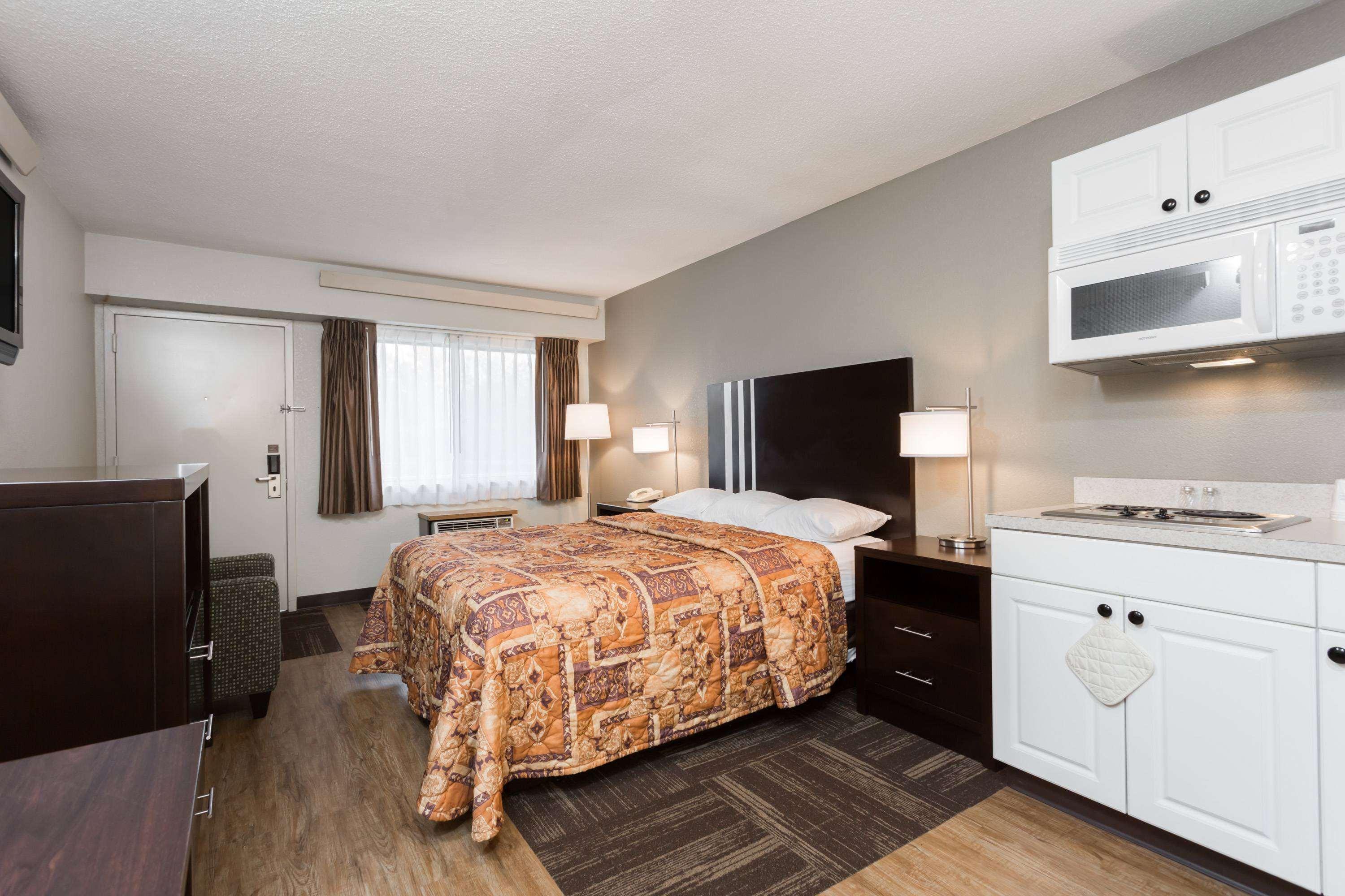 Days By Wyndham North Harrisburg