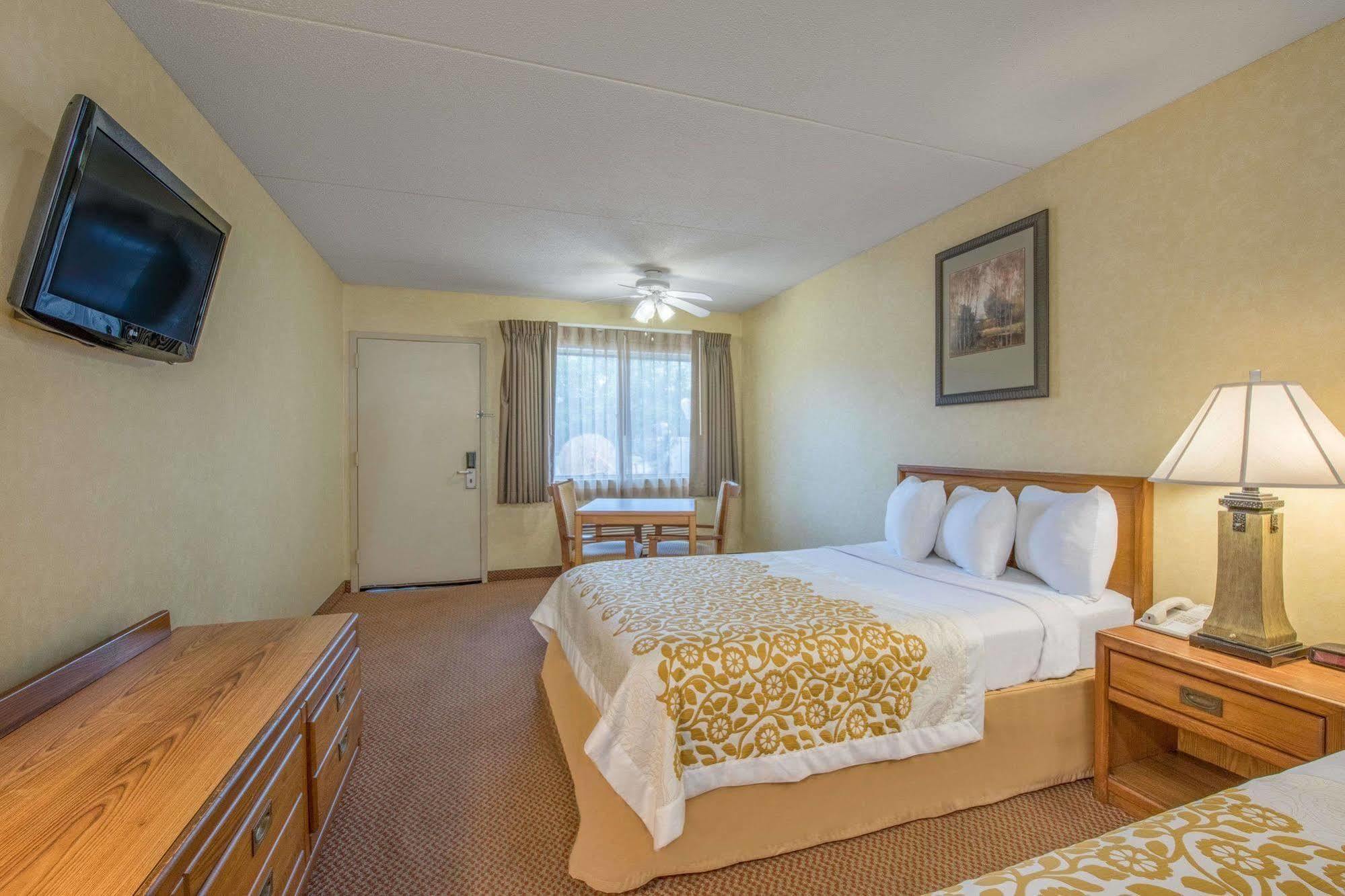 Hotel Days By Wyndham North 3*