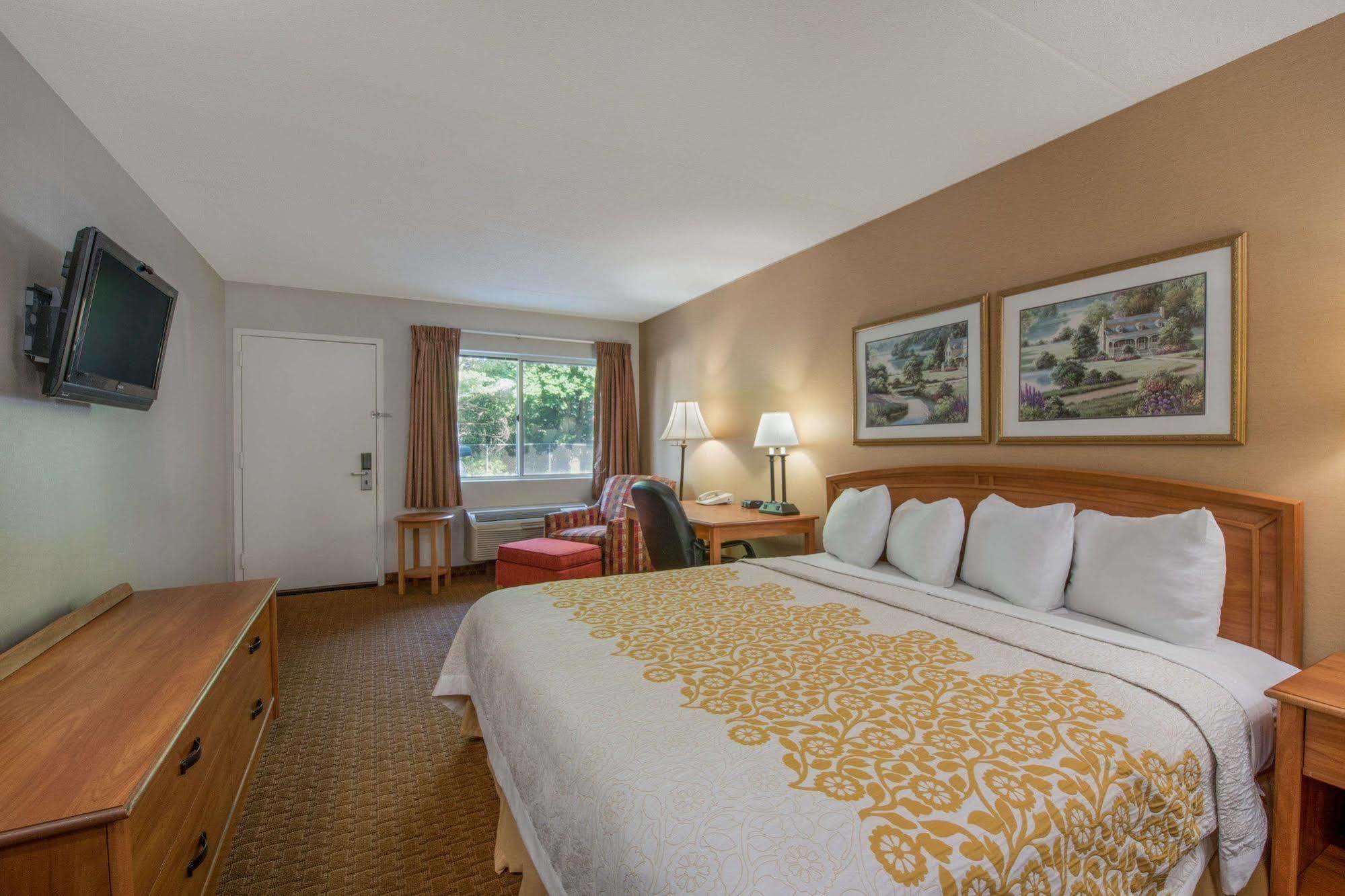 Days By Wyndham North Harrisburg